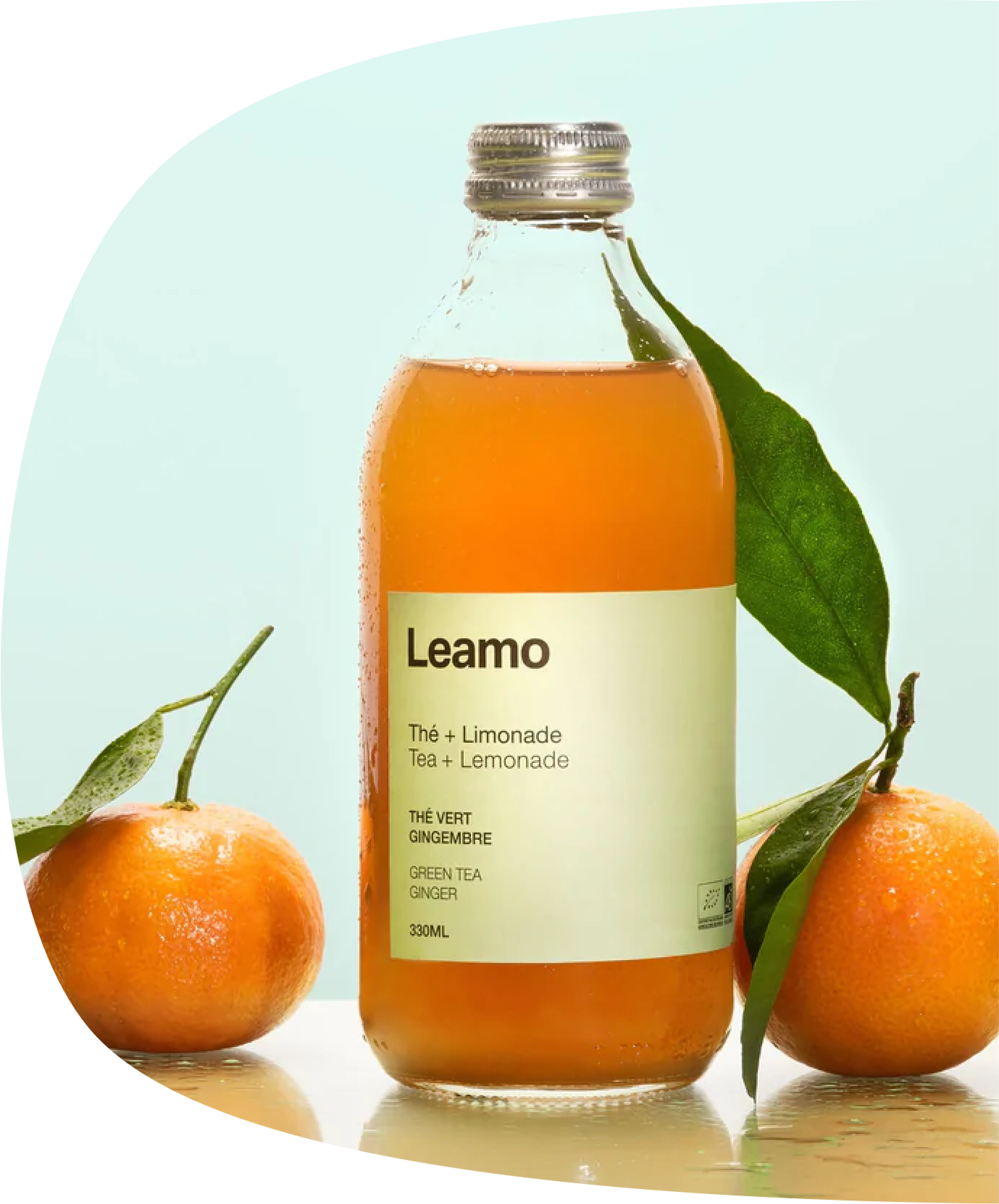 verre avec une tranche de citron